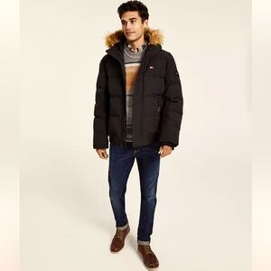 NWOT Tommy Hilfiger Short Snorkel Coat, Size Medium